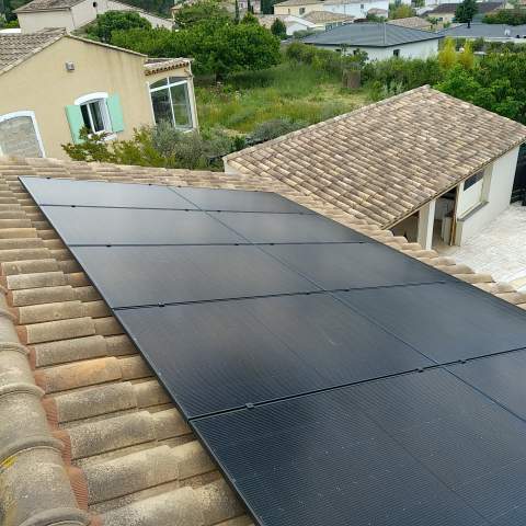 Installation de panneaux solaires photovoltaques  Poulx
